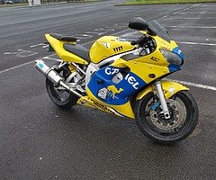 2000 Yamaha R6