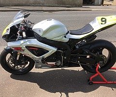 Suzuki GSXR 600 K7 race/track bike