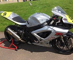 Suzuki GSXR 600 K7 race/track bike