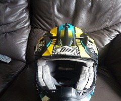 Thh Mx helmet excellent condition only worn a hand full of times £40 - Image 4/4