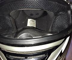 Moter bike helmet - Image 5/7