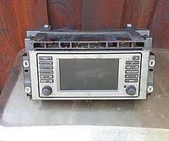 01 TO 06 RANGE ROVER RADIO