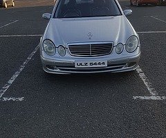 Mercedes E320 2005 - Image 2/7