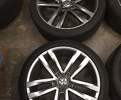 5x18’ Genuine VW R-Line 5x112 alloy wheels