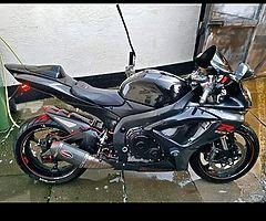 Looking for a gsxr 600 k7+