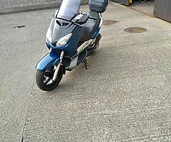 Yamaha xmax 250