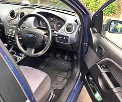 08 Ford Fiesta