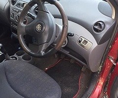 02 Toyota Yaris - Image 6/6