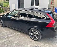 Volvo V60 R Design