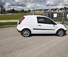 2007 fiesta van