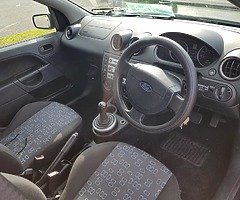 04 Ford Fiesta 1.4 automatic - Image 7/10