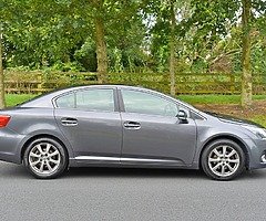 2012 TOYOTA AVENSIS