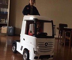 Mercedes 24v kids ride on truck,officially licensed