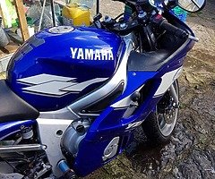 Yamaha R6 - Image 9/10