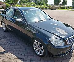 Mercedes Benz c200 Year: 2008 183.000 km 2.1 dci diesel New nct 07.20 taxed 03.20 Very good drive. - Image 1/10