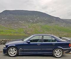 320i M3 Replica - Image 1/4