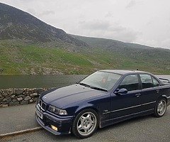 320i M3 Replica - Image 2/4