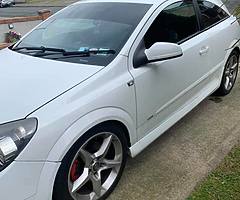 Vauxhall Astra CDTI VXR 1.9 diesel - Image 2/8