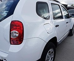 Dacia Duster 1.5 dci 110bhp - Image 4/8