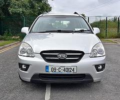 Kia carens 2.0 crdi 2009 7 seater low tax band low miles 120000.manual