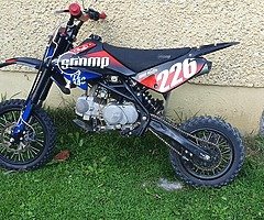 Stomp 140 Pitbike