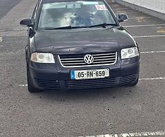 2005 Volkswagen Passat - Image 1/6