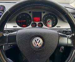 Volkswagen Passat - Image 8/8