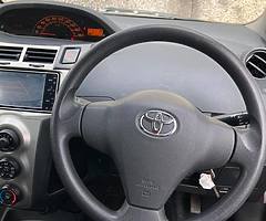 Toyota vitz 2009 Automatic - Image 6/10