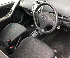 Toyota vitz 2009 Automatic - Image 7/10