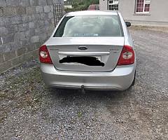 Ford focus 1.6 desiel salooon for breaking.