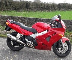 VFR 800 2000 bike