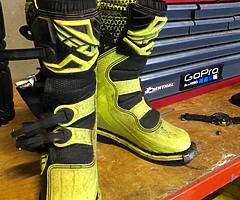 Motocross boots