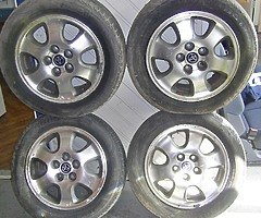 toyota alloys 16 inch 5 stood