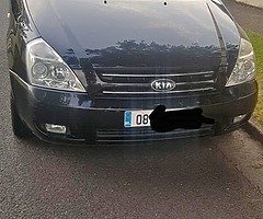 Kia carnival