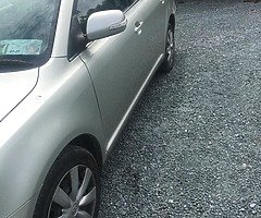 Toyota Avensis - Image 6/8