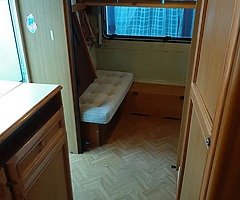 Hobby De Lux Caravan 5 Berth - Image 9/10