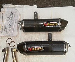 Kawasaki zx10r 2006/2007 Akrapovic carbon cans.