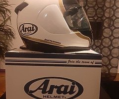 Capacete arai novo