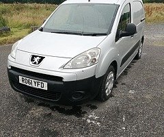 2011 Peugeot Partner van