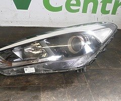 17 Tucson left front light