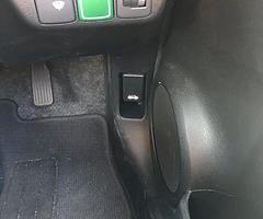 Honda Fit hybrid 1.3 Petrol - Image 5/6