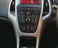 Opel Astra 2012 - Image 4/10