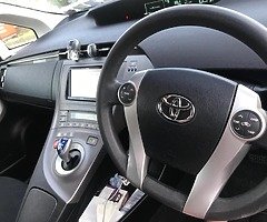 Prius 2013 - Image 6/8