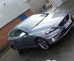 Volvo v40