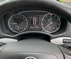 Skoda Octavia 2011 1.6 DSG - Image 6/9