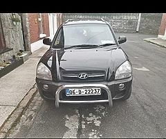 Hyundai Tucson SUV 06