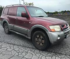 2005 Mitsubishi Pajero. 3.2 Commercial. Tax & Doe.