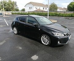 Lexus CT200h Luxury. Great specs