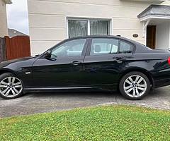 BMW 318 D 2009 in immaculate condition