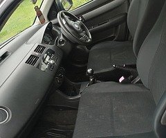 SUZUKI SWIFT 1.3 GLX 5DR 2006 - Image 8/10